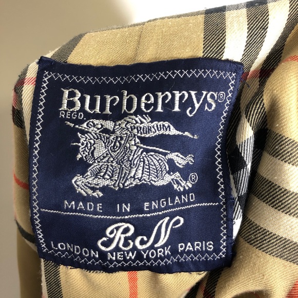 Burberrys Vintage Trench Coat - 46 Regular - Picture 16 of 16